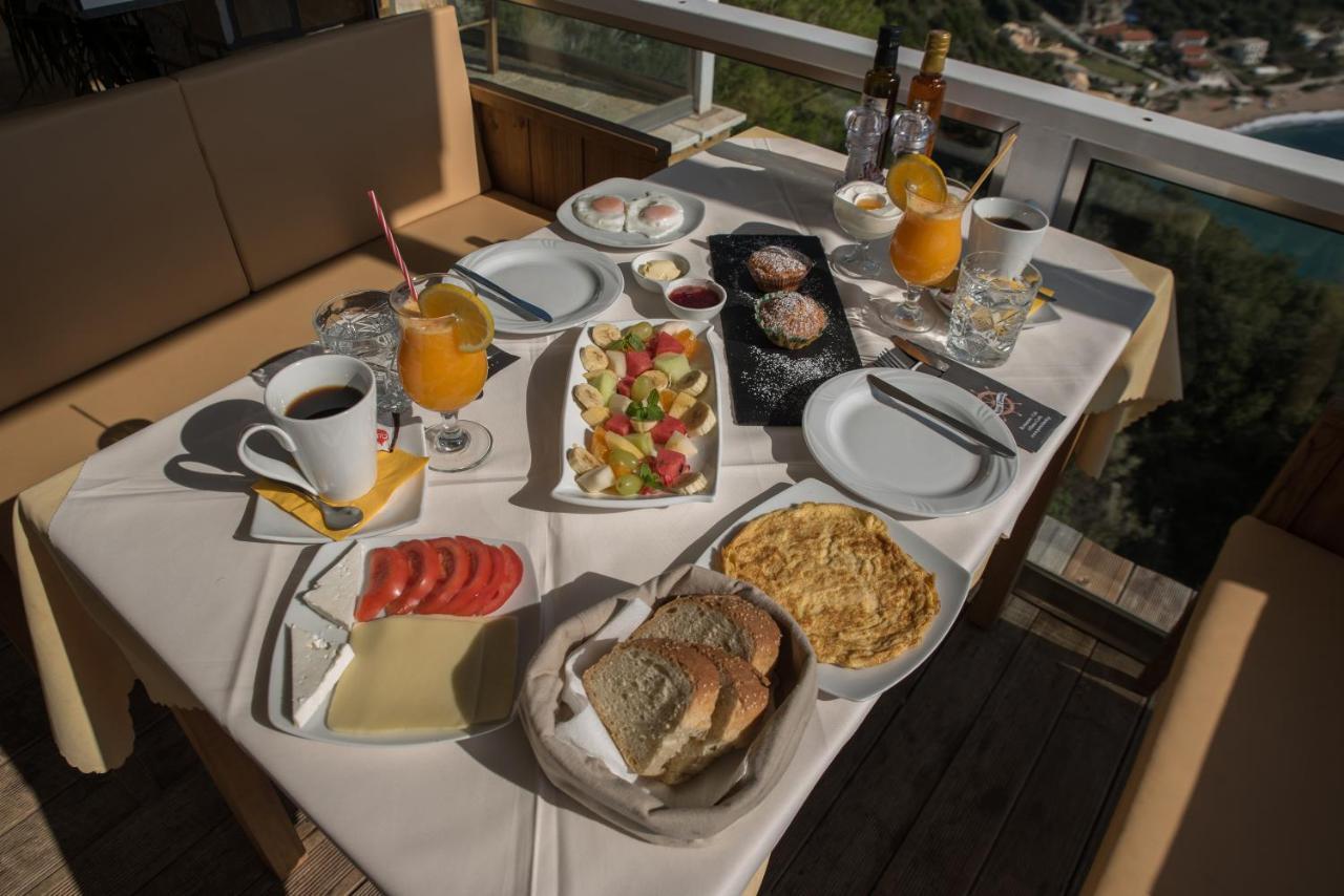 Porto Timoni Bed & Breakfast Afión Bagian luar foto