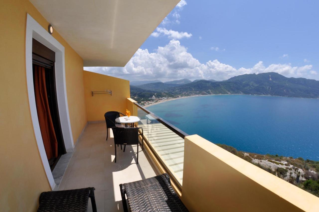 Porto Timoni Bed & Breakfast Afión Bagian luar foto