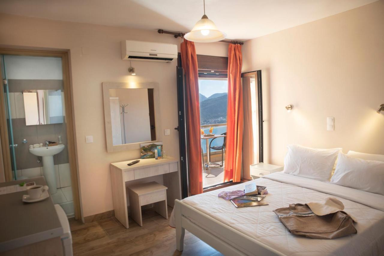 Porto Timoni Bed & Breakfast Afión Bagian luar foto