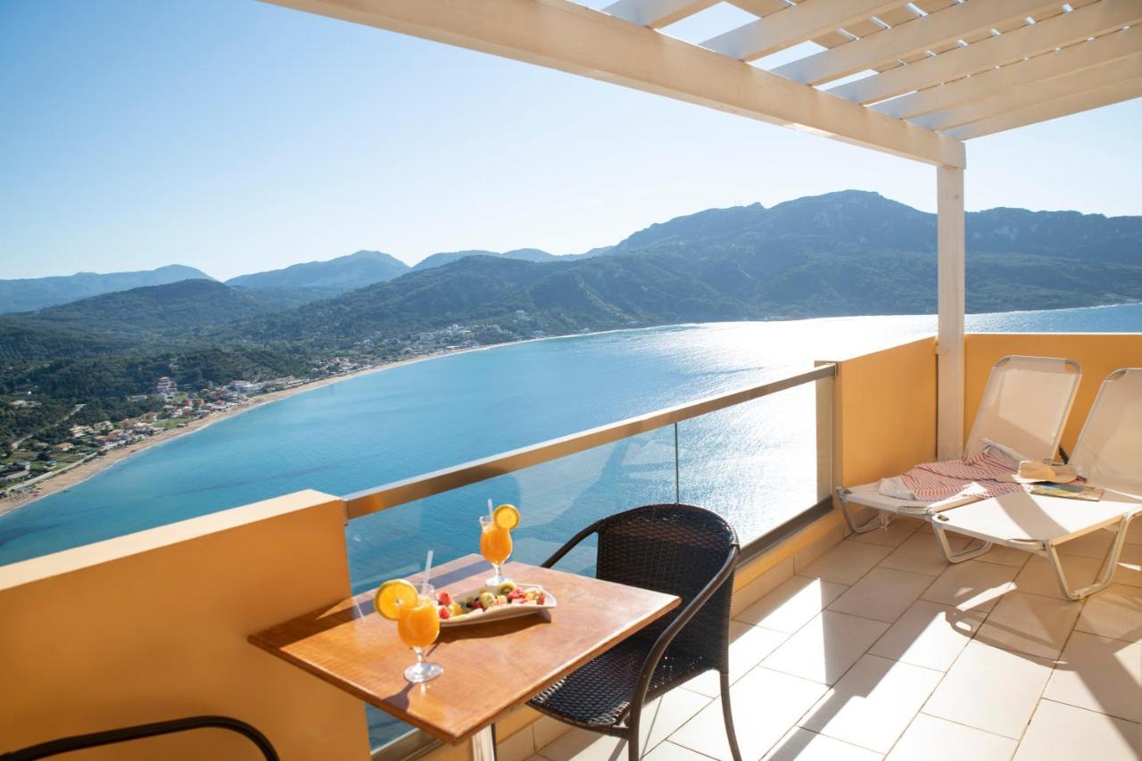 Porto Timoni Bed & Breakfast Afión Bagian luar foto